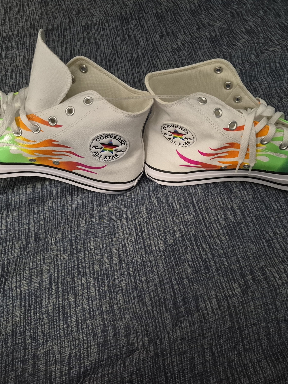 Converse Chuck Taylor High Top Pride Rainbow Flames Sz 12